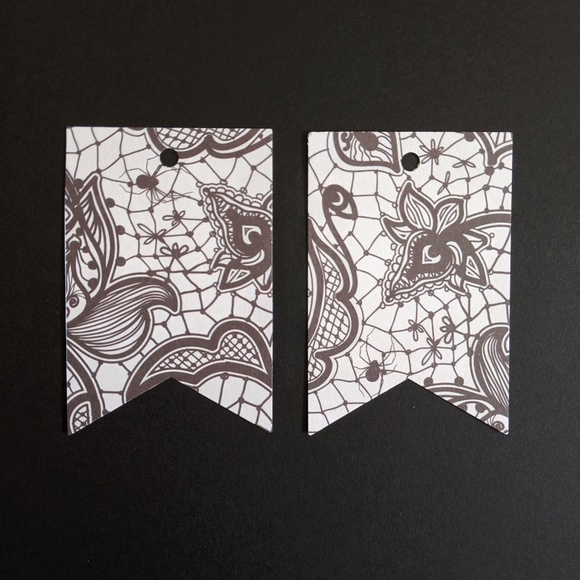 Black & White Halloween Tags with Ribbon Set of 20 - Picture 2 of 4